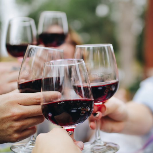 5 Reasons You Cannot Go Wrong Gifting a Bottle of Wine